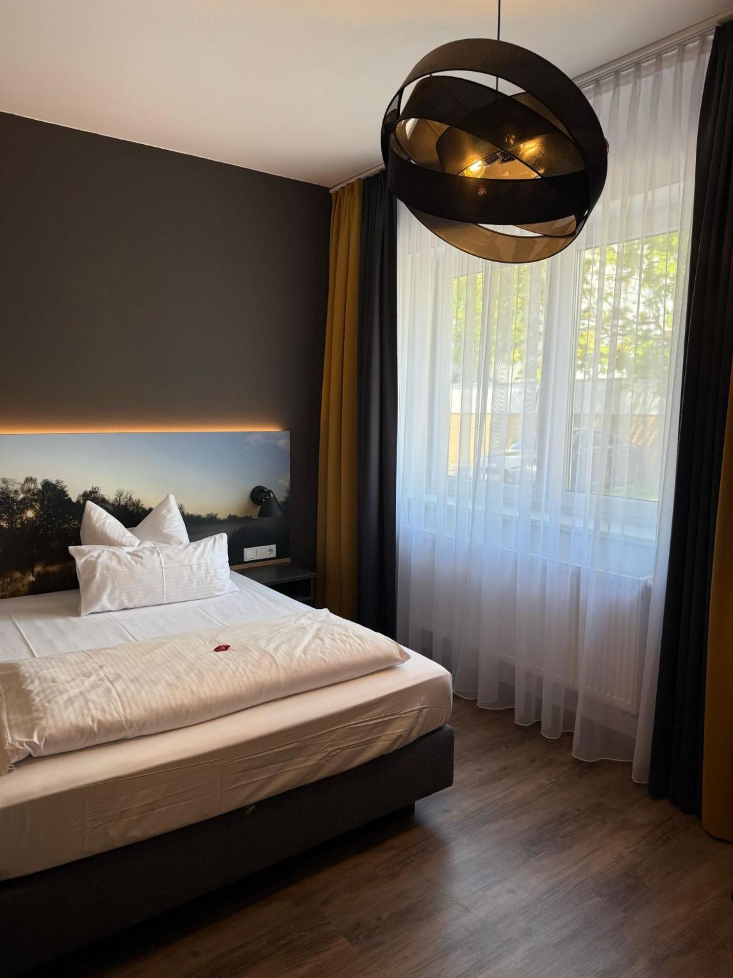 Hotel Kitz Ehemals Schlemmerhuette Langweid Dış mekan fotoğraf